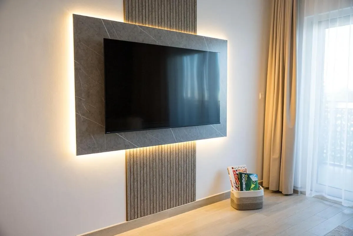 Luxury Stay 1Bdr Apartment With Pool & Gym In Waters Edge Абу-Даби