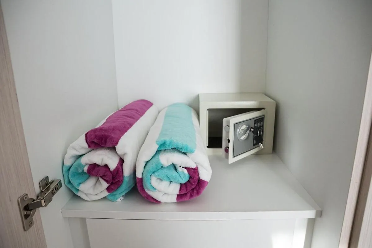 Luxury Stay 1Bdr Apartment With Pool & Gym In Waters Edge Абу-Даби