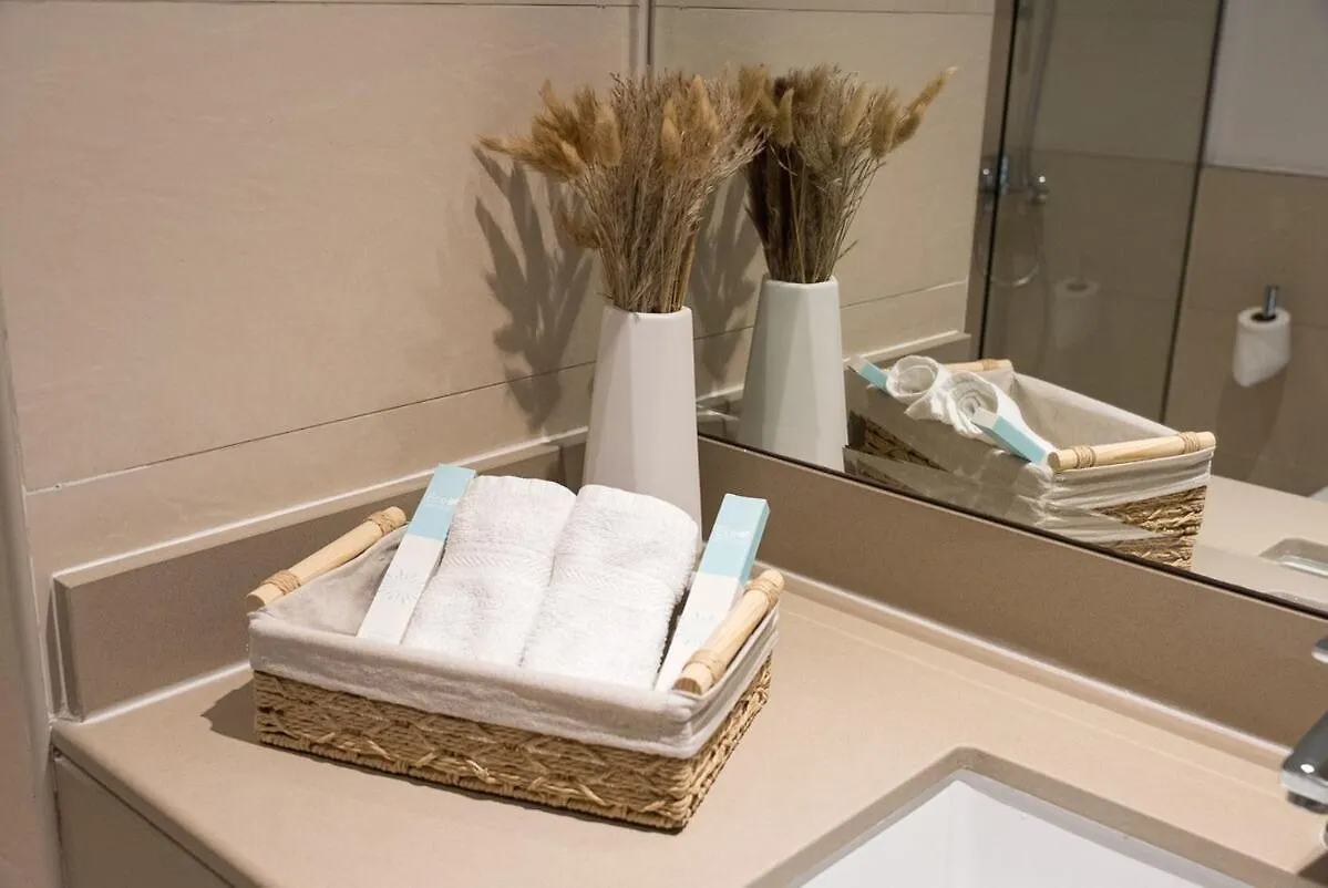 Luxury Stay 1Bdr Apartment With Pool & Gym In Waters Edge Абу-Даби 0*,