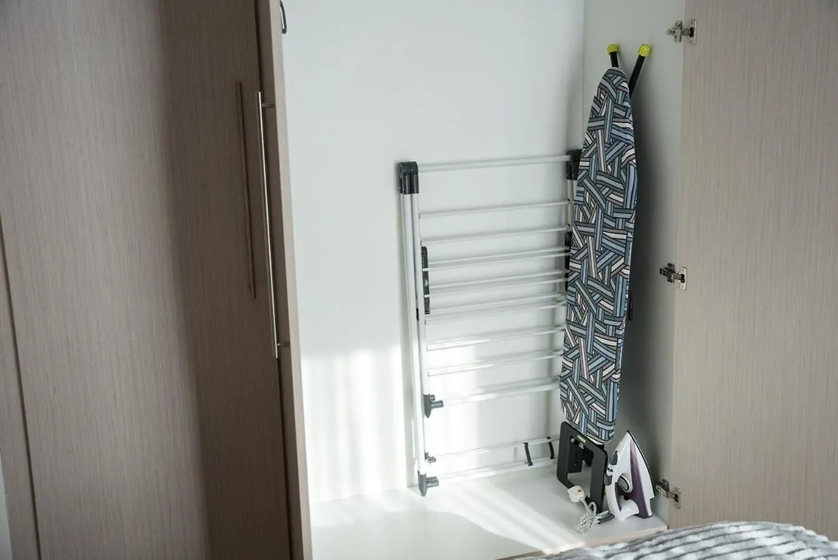 Luxury Stay 1Bdr Apartment With Pool & Gym In Waters Edge Abu Dhabi